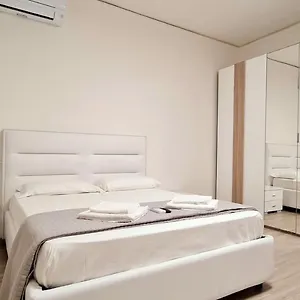 Farah's House , Padova Italia
